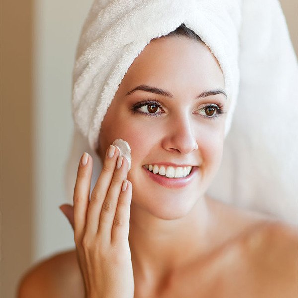 Apply a dime-sized amount onto clean skin after Toner/Serum. Gently pat into skin until fully absorbed.